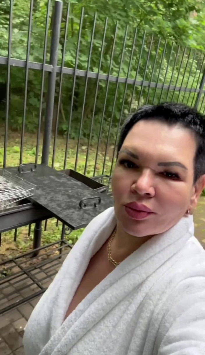 KarmenMilf: Stepmom with Big Tits and Ass Shows Her Wet Holes