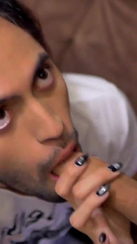 La giovane latina Sebas cruz copre il viso di Camilo brown di sborra per i latini scatenati