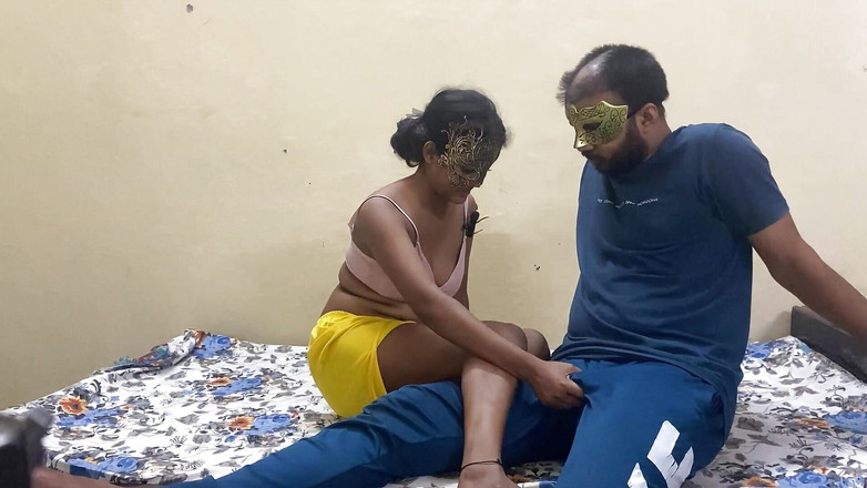 Aliya: Discorsi completamente porchi con le amiche. Indiana Hindi. l'acqua è uscita...