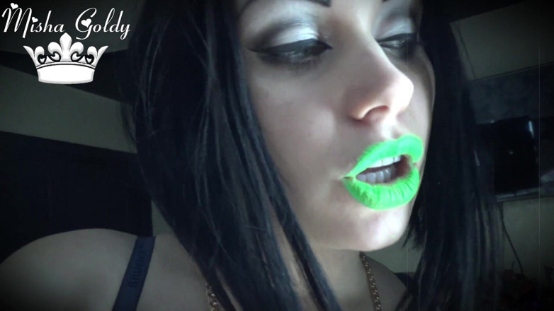Goddess Misha Goldy: Venerarea sclavului ruj verde cu neon