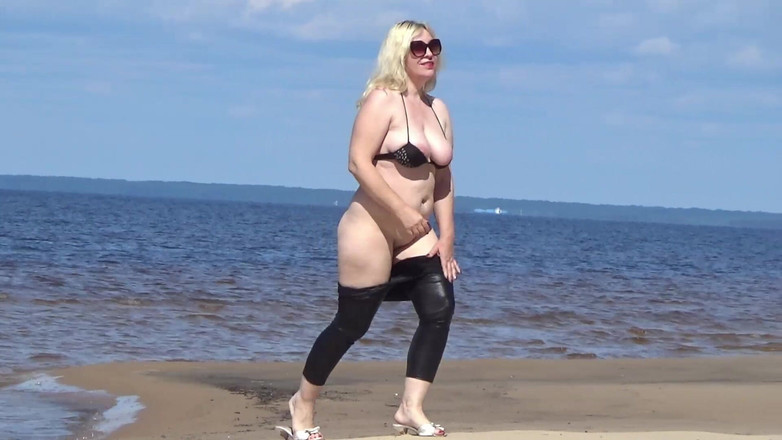 RedRoseRus: Velký Kožený Zadek - Walk Beach