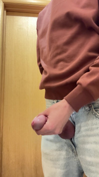 화장실에서 손으로 하는 것