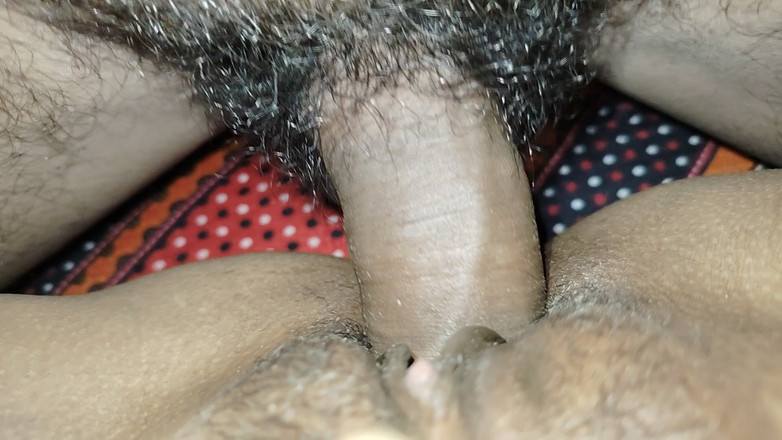 Varma gi: Studenti romantické sexy video