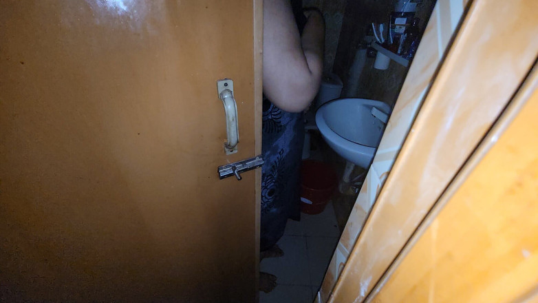 Tasnim Zara: Üvey kız kardeşim kapı açıkken duş alıyordu ve içeri göz...