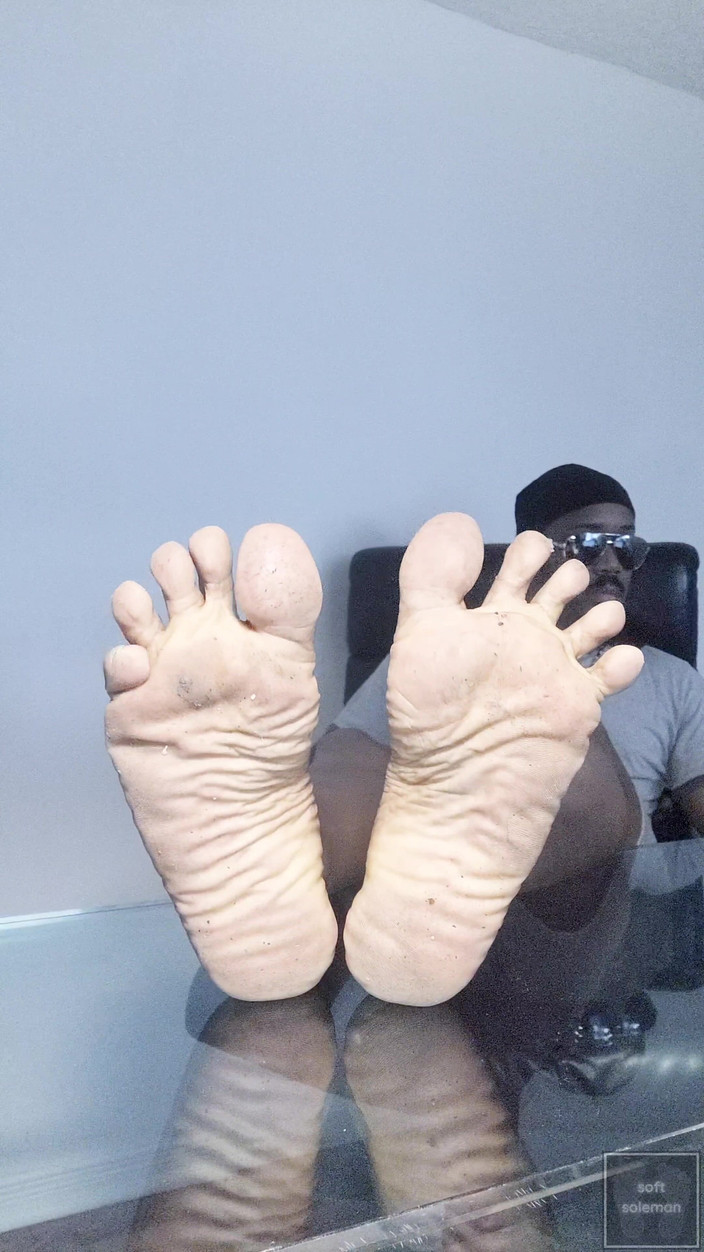 Soft Soleman: Assista meus pés imundos, enquanto eu te ignoro (2025)