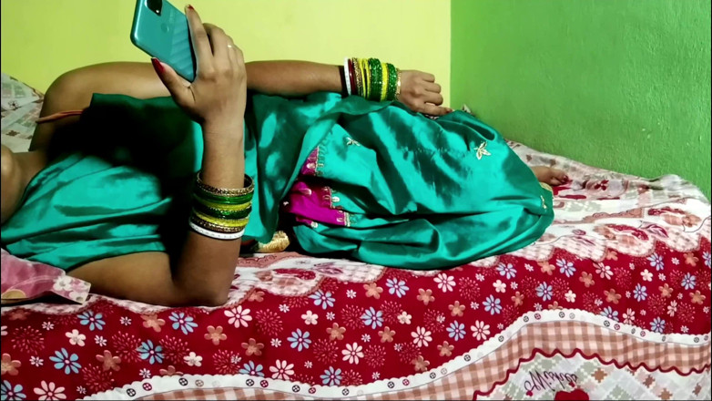 FireeCouple: Padosh Wali Bhojayi Ko Pilakar Choda - трахает соседскую девушку