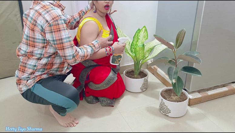 Hotty Jiya Sharmaa: Desi bhabhi disetubuhi - seks panas India