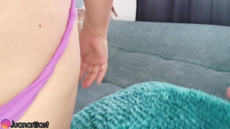 Porntner: 섹시한 크리스마스 선물을 준 계모, 이런 일이 일어났다는 걸 믿을 수 없어!