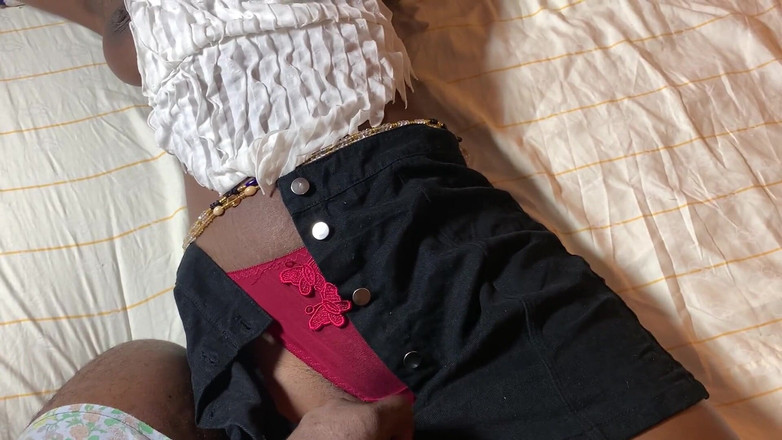 Fridayborn3: 穿着短裙的漂亮非洲女郎被干