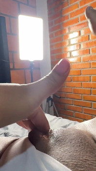 S House and He Left Me Alone; I Wanted to Masturbate and Leave the Bed Absolutely Soaked with My Fluids, Hehehe