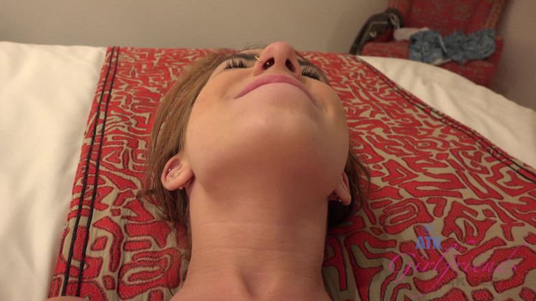 ATK Girlfriends: Joseline daje zmysłowe obciąganie i jest gotowa do zjedzenia