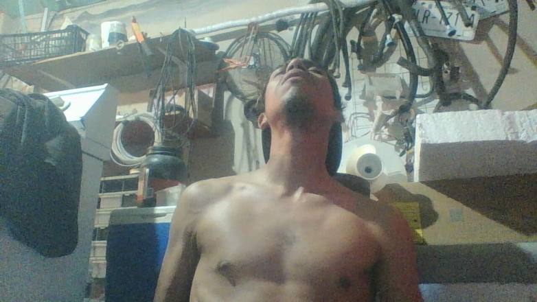 AlexAlejandro13: Merokok di waktu pagi