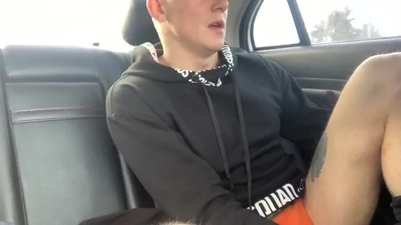 Falcon Al: 교통 체증에 서있는 동안, 나는 뒷좌석에 핸잡을했다