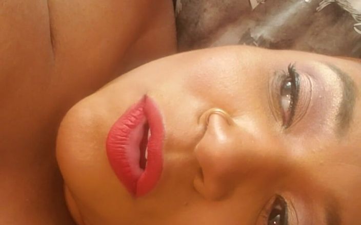 Josie4yourpleasure: Morgen mit roten lippen