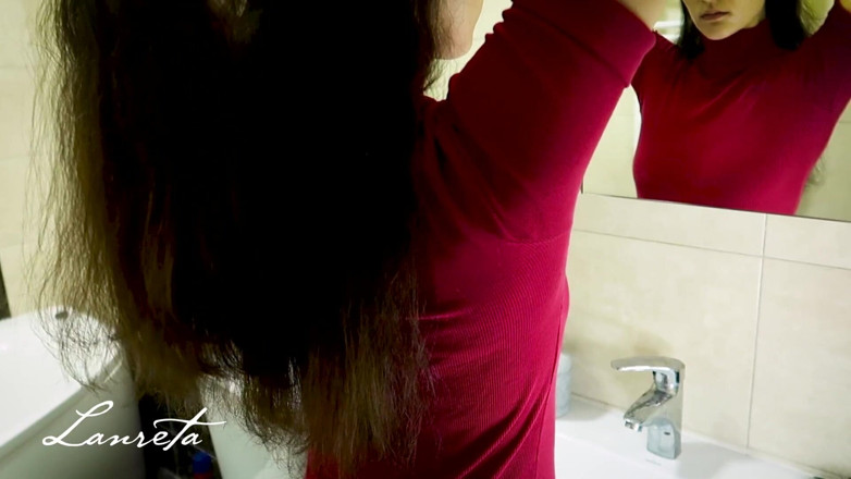 Lanreta: Erkek arkadaş için banyo aynası kas gösterisi