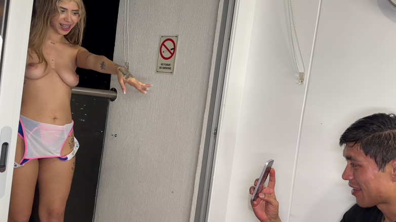 Molly Smith: Aku ngentot fotografer mesum itu - bagian 1