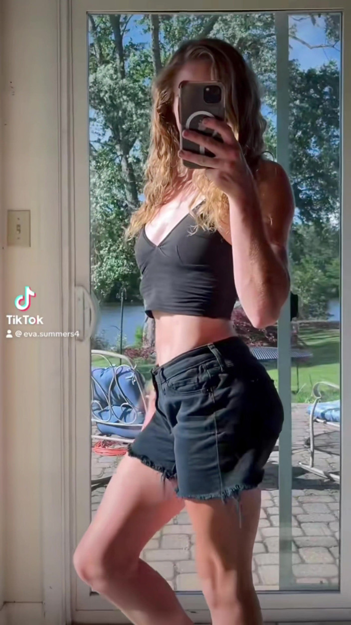 EvaSummers: Eva Summers 2025 Tiktok 公主塞尔达角色扮演汇编