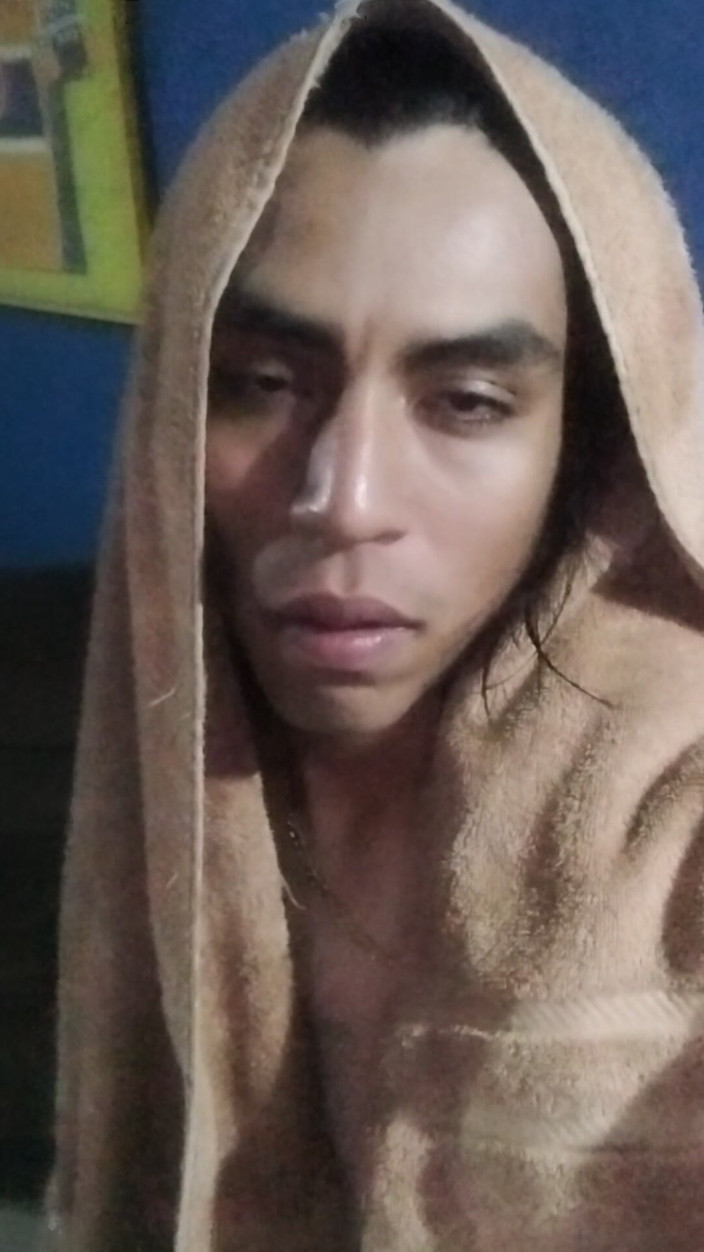 AlexAlejandro13: I Come Out of the Shower so You Can See...