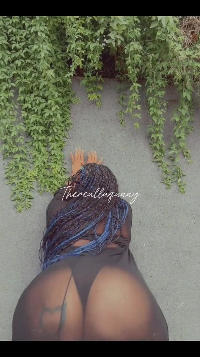 Biggdebbie solo: Biggdebbiecakez Being a Freak in Nature