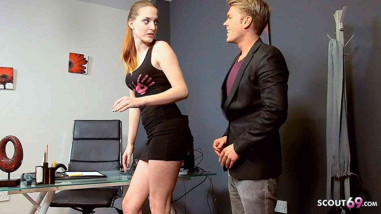 Full porn collection: Zrzavá teenagerka Lynn Parker mluví o sexu na pracovním pohovoru...