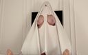 Boobs world: Scopata fantasma tettona a halloween