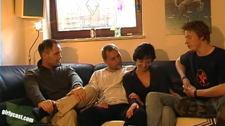 Girlycast: Lisa makes Mannie to a cuckold