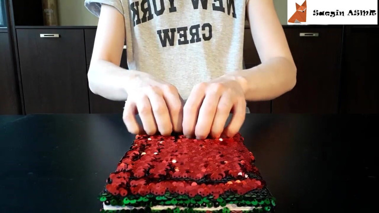 Saegin: ASMR Scratching textures, part 2 (no talking)