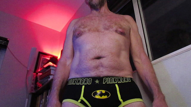 Hairyartist: बालों वाली मेरी नई रॉबिन को प्रशिक्षण देने में