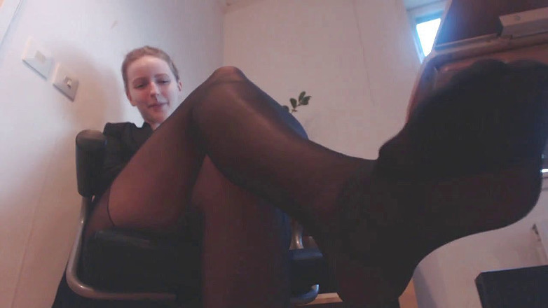 KissMyHips: （杰里的习惯）用我的脚败坏你