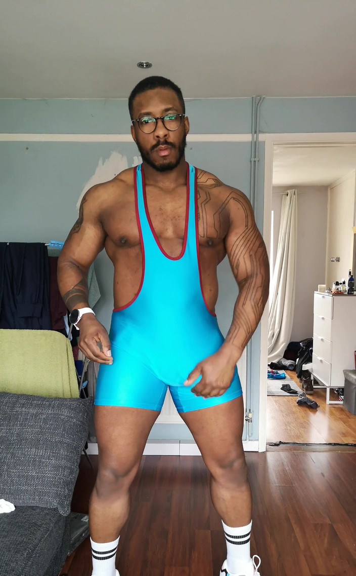 Amadeus: Больше жука члена на этой неделе, как я буду дома в течение 6 дней