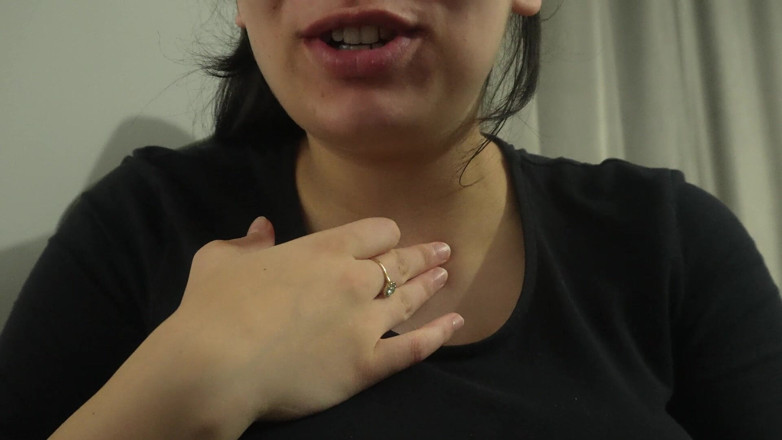 AmayaMori: Chewing Gum While Eating? You Won’t Believe This Habit!”