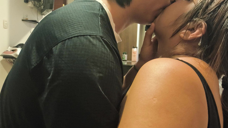 Moo DBOXXX: Uma sessão de make-out com madrasta solteira, ela é louca