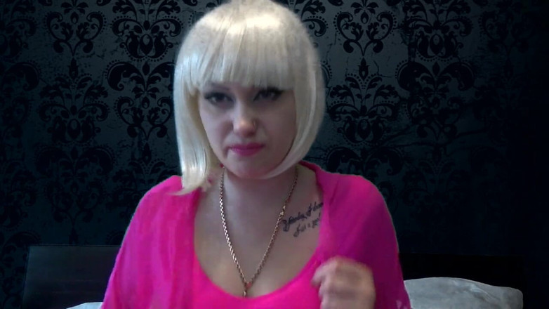 Goddess Misha Goldy: Czcijcie moje idealne cycki! Nigdy ich nie dotkniesz! NIGDY NIE!
