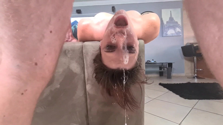 domslutfucker: Niechlujna twarz do góry nogami jebanie dla drobnej dziwki