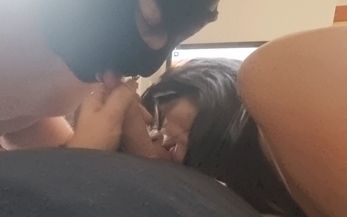 Farfalla wifeshare: Nuovo trio bisessuale. UOMO UOMO DONNA. Moglie invita schiava bisessuale...