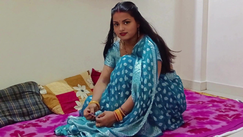 Riyagueen: Hot Desi Bhabhi Having Sex with Sexy Talk