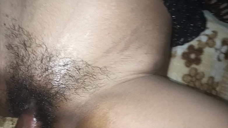 Sexy jaan: Prima dată când curul iubitei mele proaspăt căsătorite este futut,...