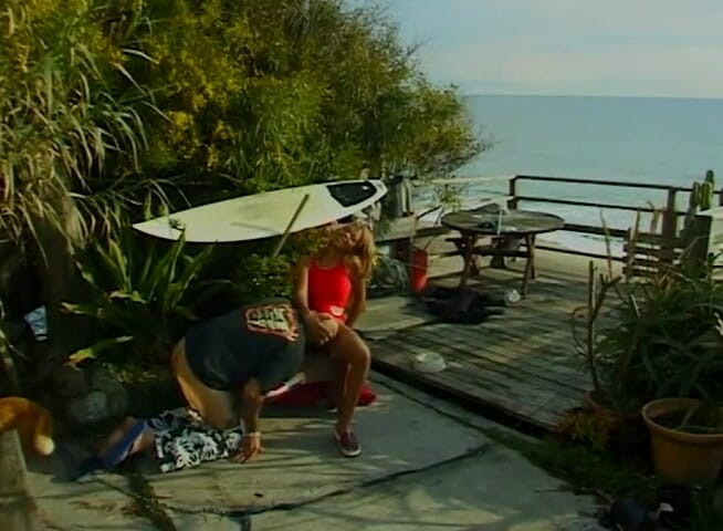 Black Jass: Perra en bikini rojo follando con un chico