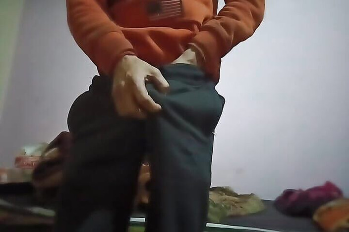 Gangbang straight: Indische jongen solo lichaam show 1