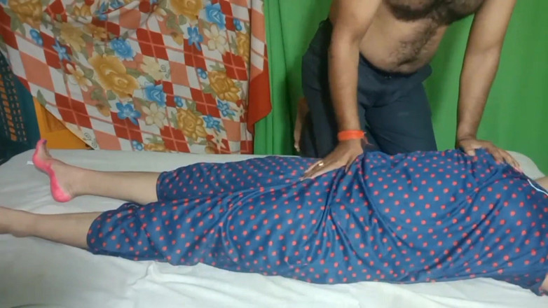 YoursNasrin: Indian Hot Boudi Waiting for Her New Customer on Bed.