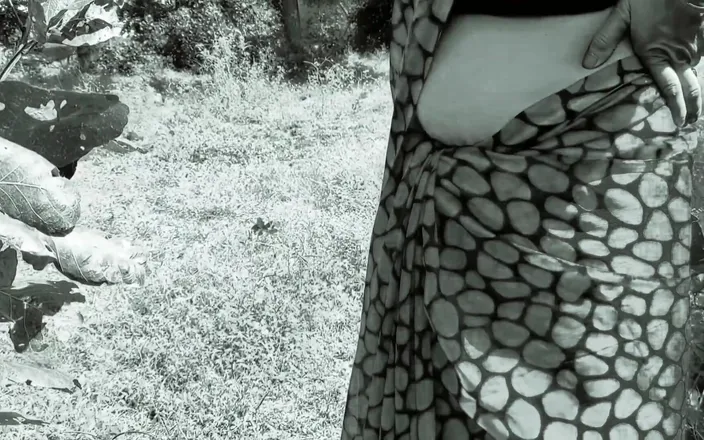 Hemant sarita: Hot Aunty Fucking Pussy in Forest Doggy Style