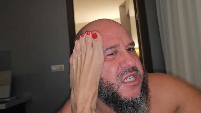 Danaxmuscles: 足コキとハードコアな足フェチ