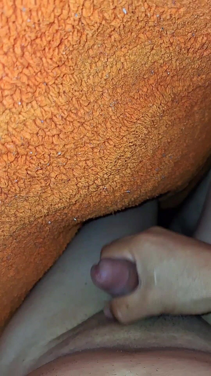 Natal_Boy: Quasi Mi Ha Beccato Mia Sorella Mentre Mi Masturbava