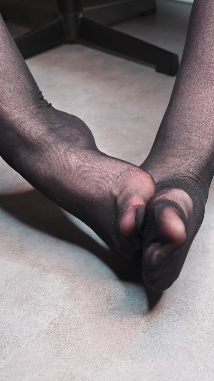 Sexyskyfeet: Asmr Naylon Ayakları Sürtünüyor Ve Aynı Anda aşırı Rahatlatıcı Ve...