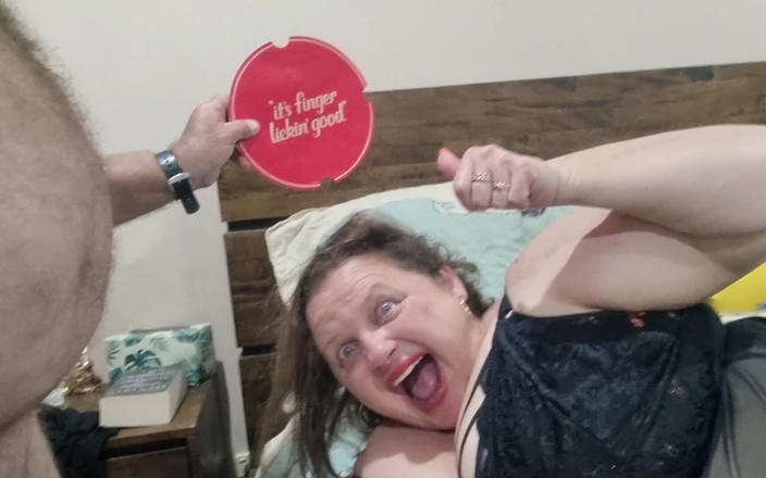 WeAreFukBunnies: Prst lízání mňam.