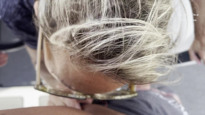InternalDrive: MILF Dianne is giving boat head