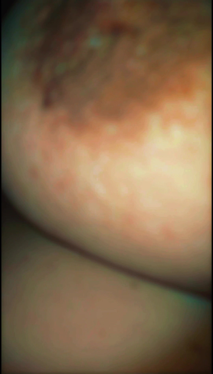 Lily & Theo: Je frotte ma bite sur la femme salope du cocu...