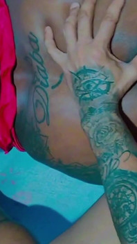 A madrasta do meu amigo me fode para provar que ela é boa no sexo