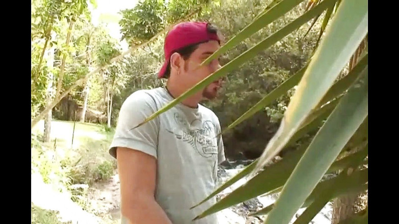 She-Male X: 在巴西为一个女男性肛门收缩 - （无避孕套）