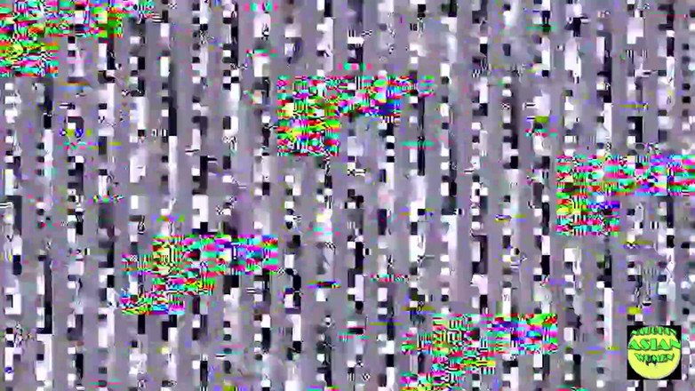 Naughty Asian Women: Dawn Iris, brune épicée, prend une grosse noire dans sa chatte...